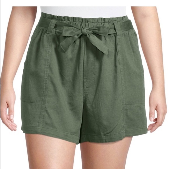 Paperbag Waist Shorts for Plus Size Women - Picture 1 of 5